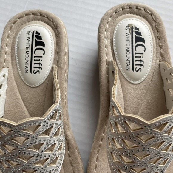 Cliffs By White Mountain Thong Sandals White Embellished with tiny Rhine… - Picture 7 of 14